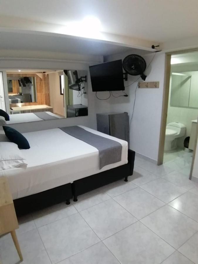 Hotel Urbano 70 Medellin Exterior photo