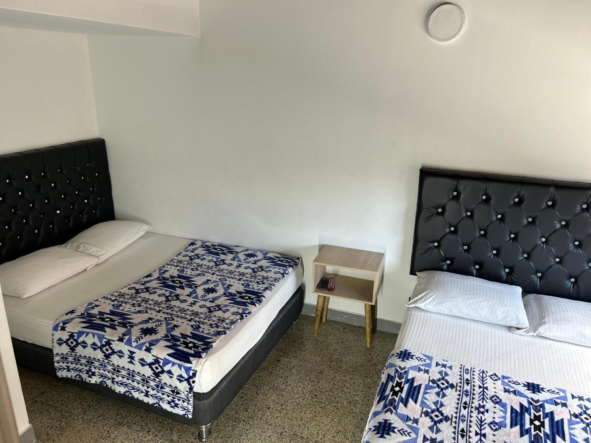 Hotel Urbano 70 Medellin Exterior photo